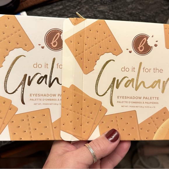 Do it for the Graham eyeshadow pallet - Picture 3 of 5